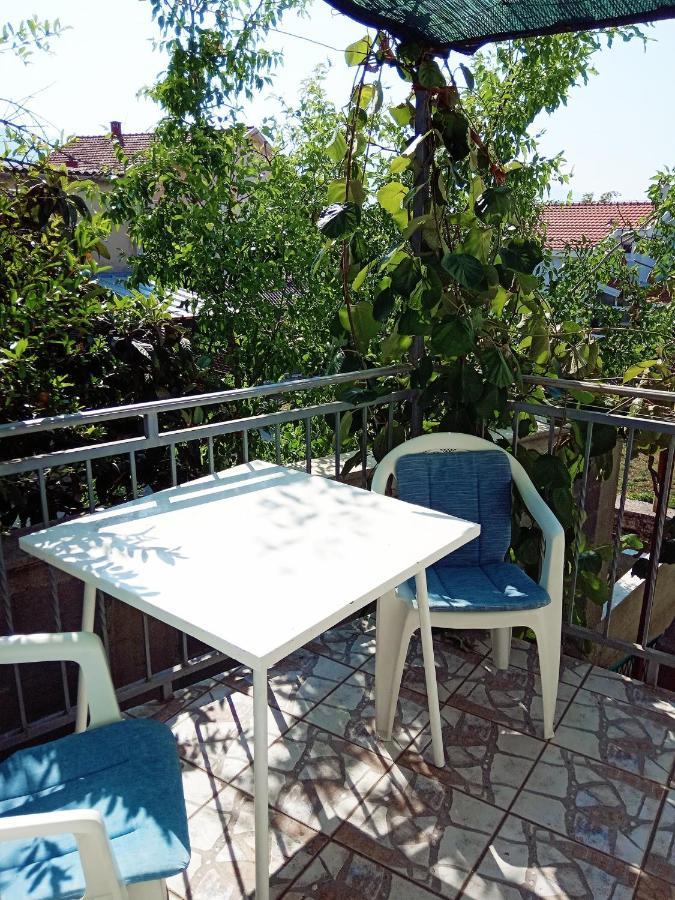 Vila Umicevic Hotel Bijela Bagian luar foto
