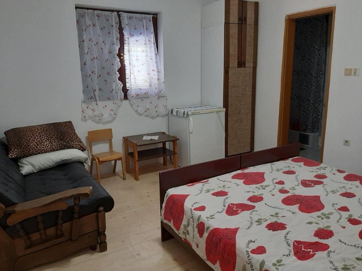 Vila Umicevic Hotel Bijela Bagian luar foto